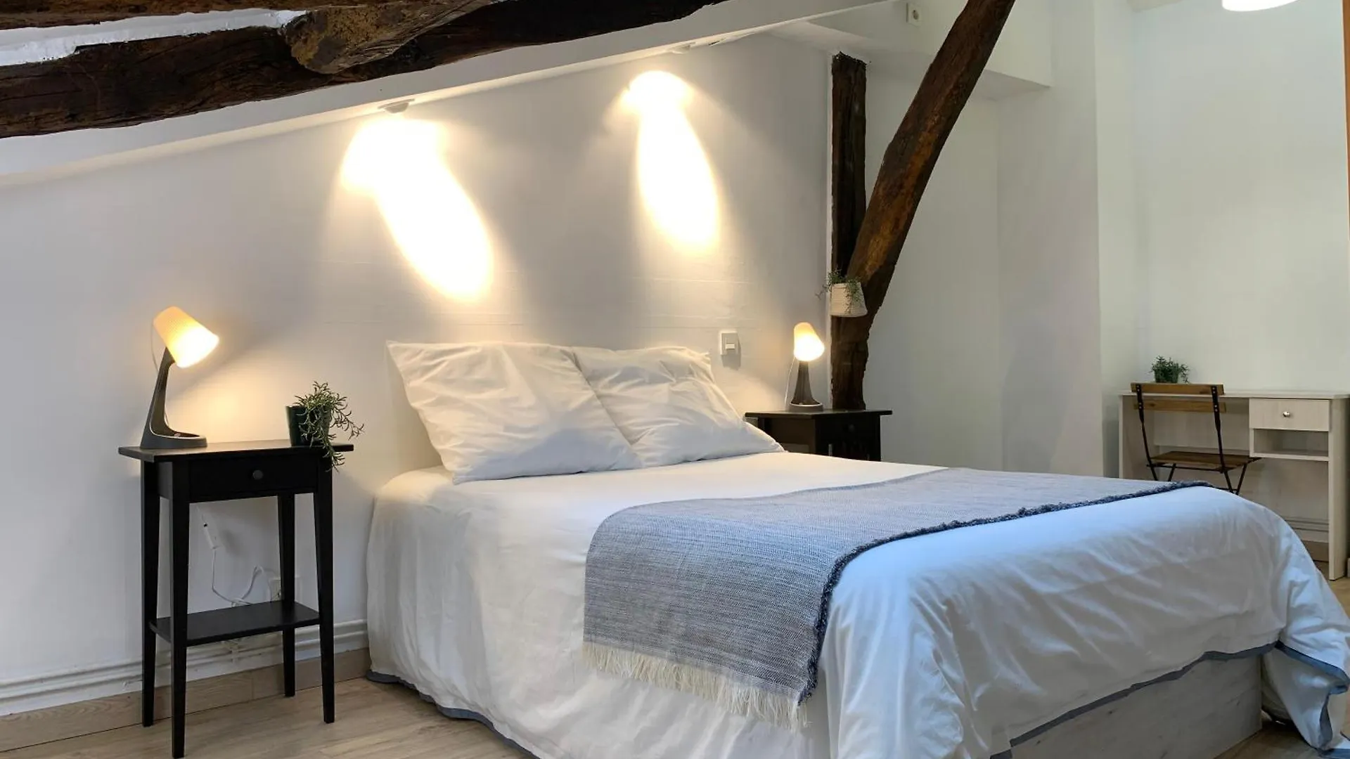 Apartamento Precioso Atico En Casco Viejo Bilbao Habitación en casa particular